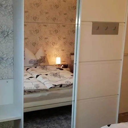 Kroll Apartment *